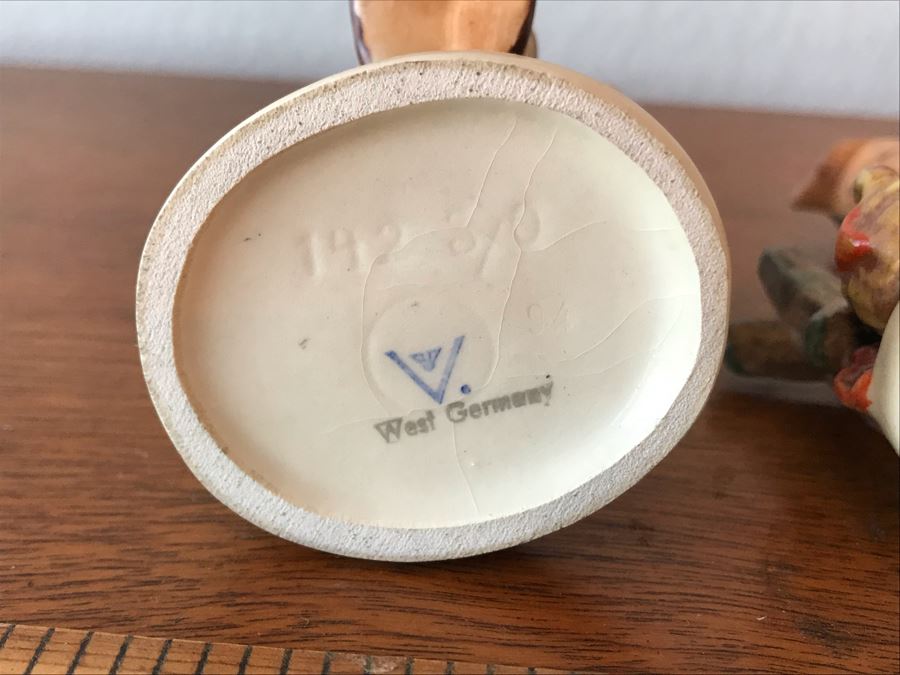 Pair Of Vintage German Hummel Figurines: Apple Tree Boy 142 3/0 And Just Resting 112 3/0 1938 [Photo 13]