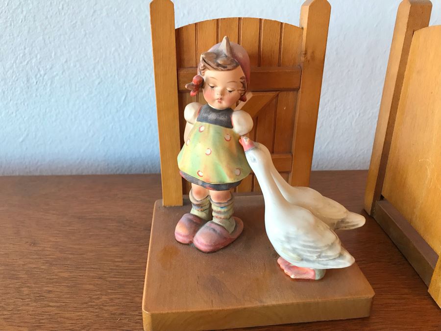 Vintage Bookends Appear To Be Hummel Figurines [Photo 5]