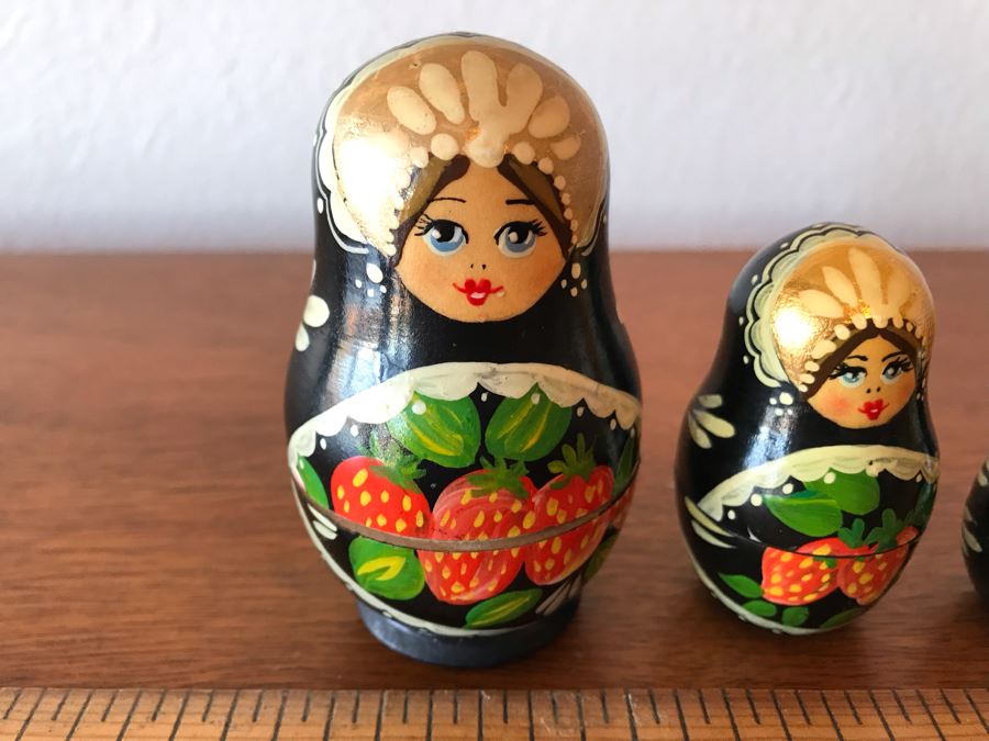 Complete Set Of Hand Painted Wooden Russian Nesting Dolls [Photo 3]
