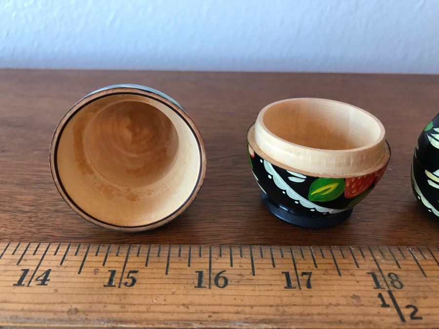 Complete Set Of Hand Painted Wooden Russian Nesting Dolls [Photo 4]