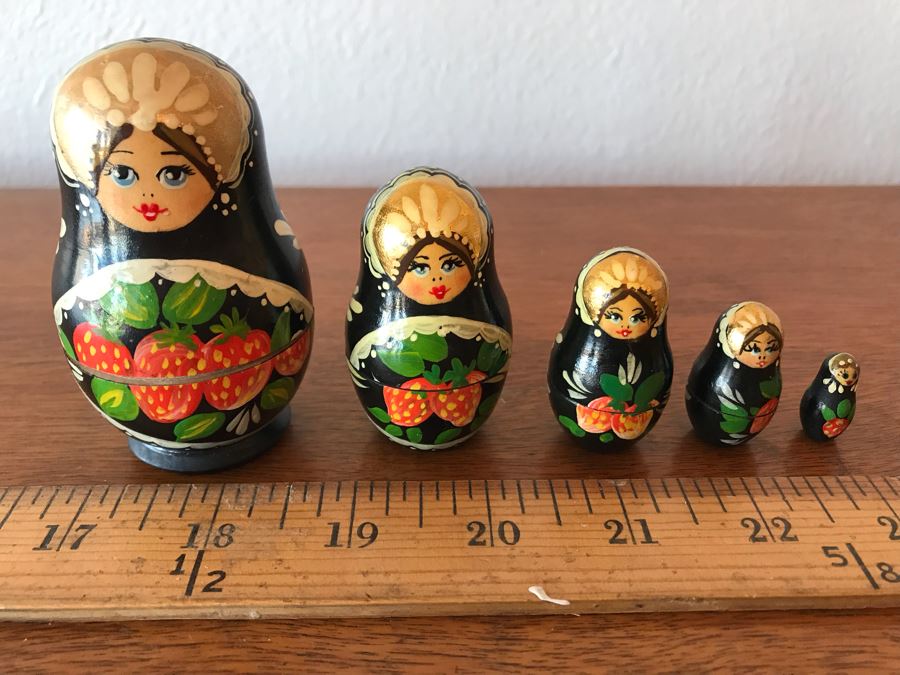 Complete Set Of Hand Painted Wooden Russian Nesting Dolls [Photo 2]