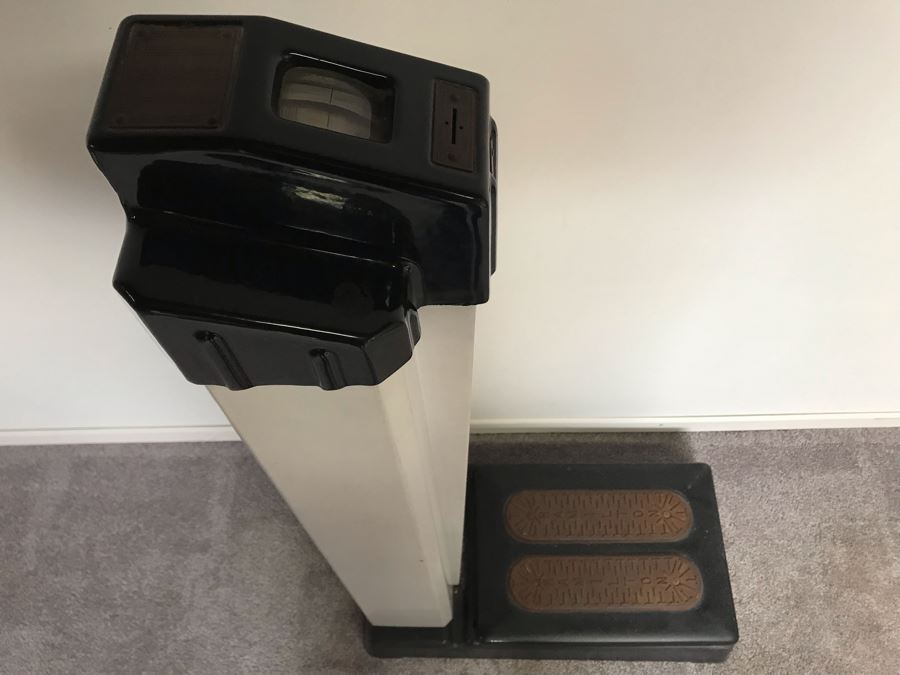 Art Deco Coin-Op Mechanical Scale By The Hamilton Scale Co Person Weigher Model P-W 41'H [Photo 13]