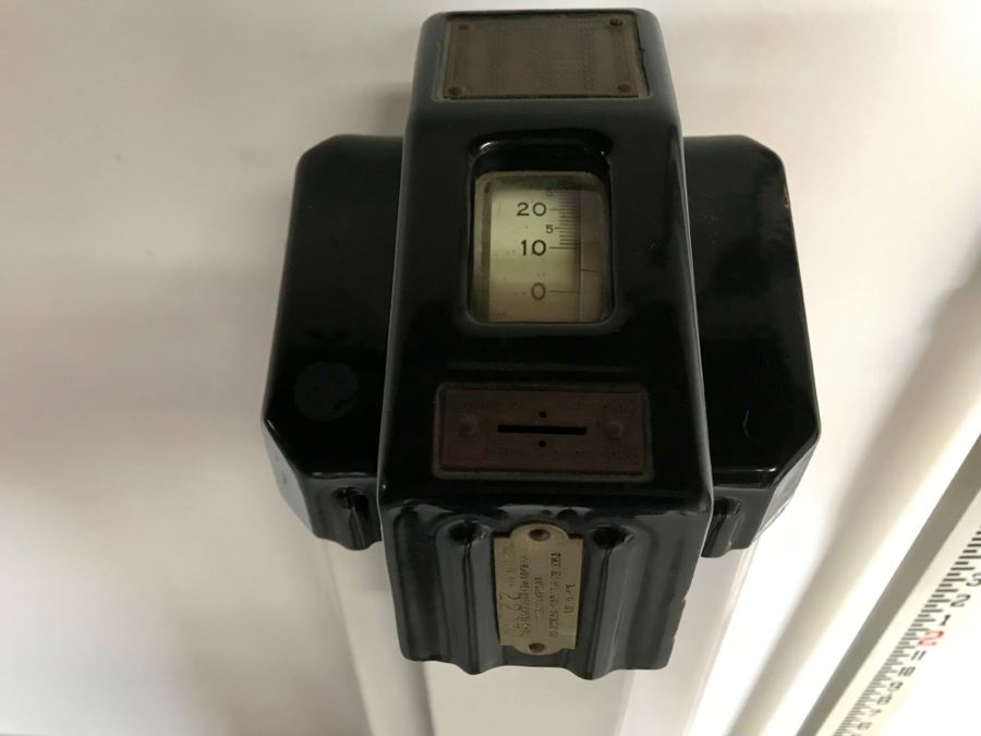 Art Deco Coin-Op Mechanical Scale By The Hamilton Scale Co Person Weigher Model P-W 41'H [Photo 5]