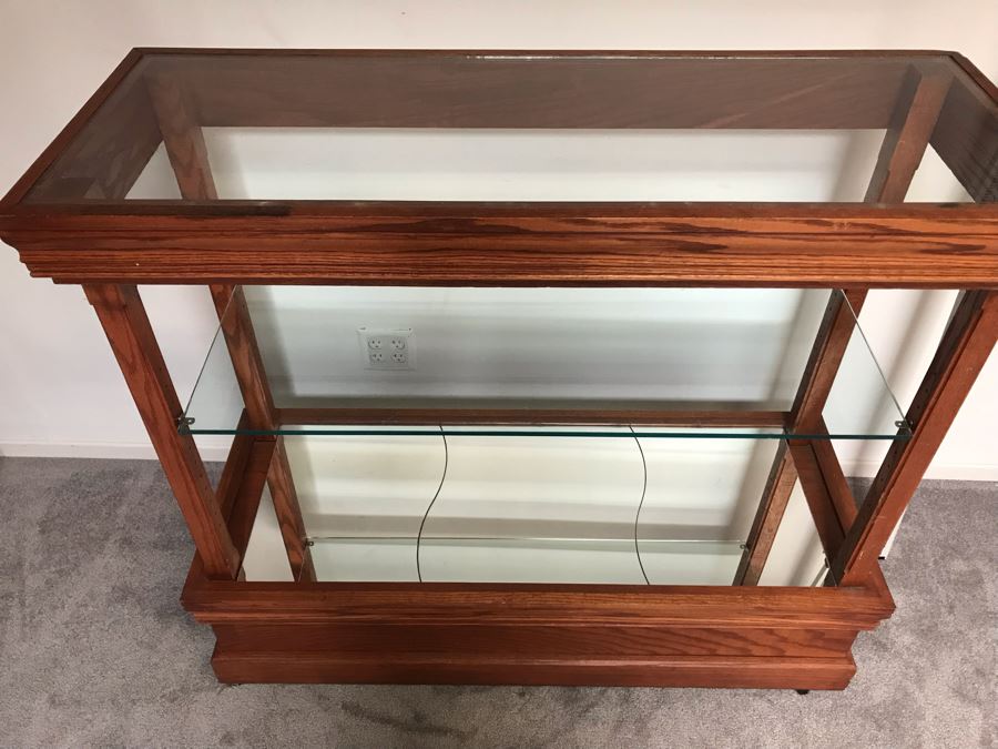 Oak Rolling Display With Casters 3Shelves With Mirrored Bottom