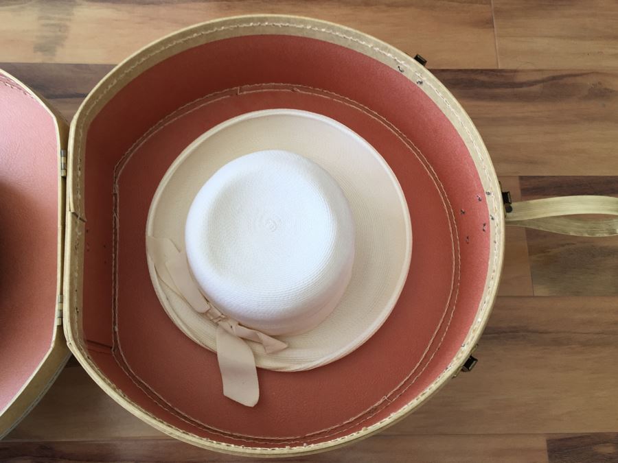 Vintage Hat Box With Black Marshall Field & Family Hat, White Noreen Fashion Hat, Beaded Black Gloves And 20's Flapper Style Black Hair Comb [Photo 10]