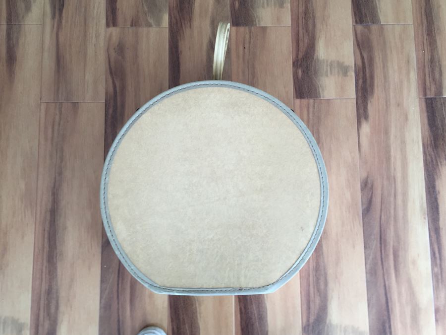 Vintage Hat Box With Black Marshall Field & Family Hat, White Noreen Fashion Hat, Beaded Black Gloves And 20's Flapper Style Black Hair Comb [Photo 9]