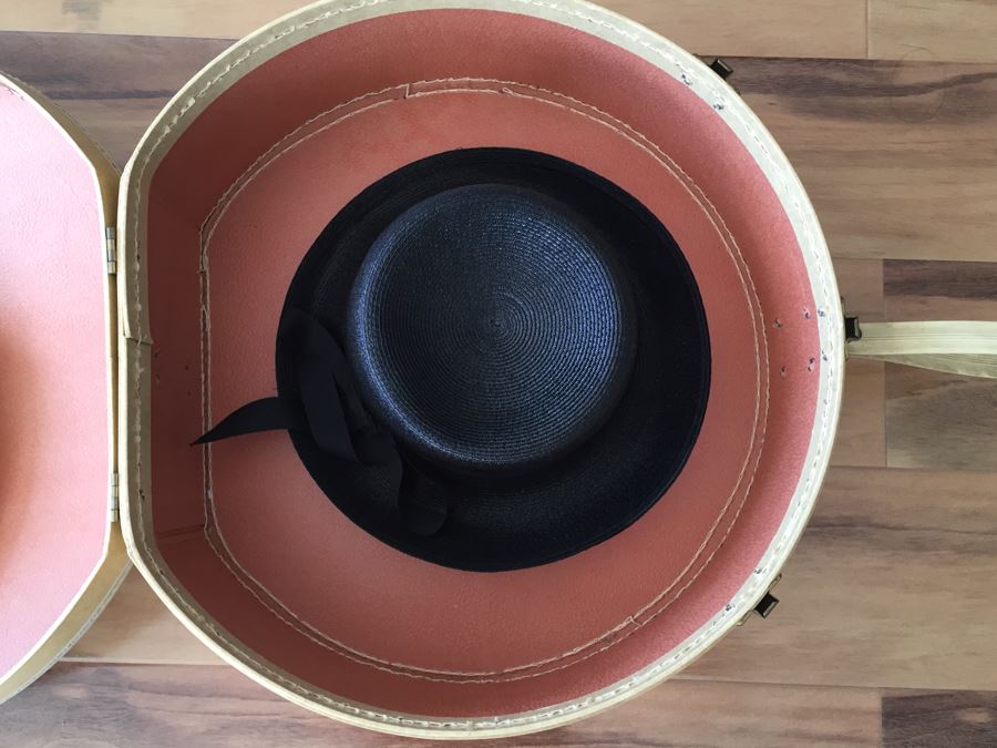 Vintage Hat Box With Black Marshall Field & Family Hat, White Noreen Fashion Hat, Beaded Black Gloves And 20's Flapper Style Black Hair Comb [Photo 4]