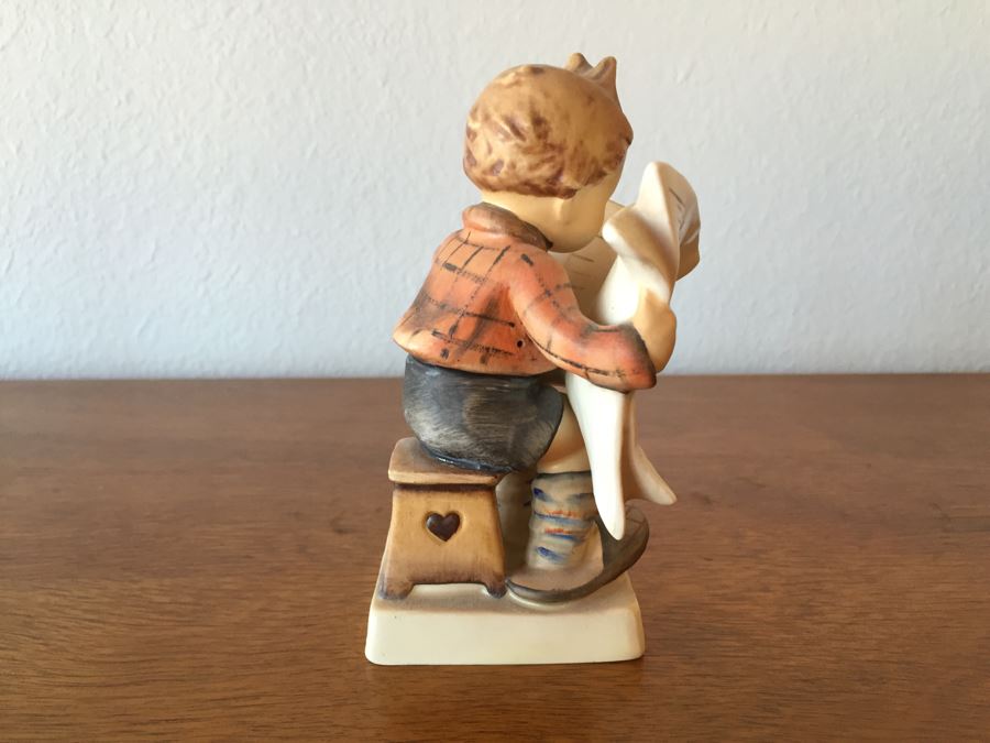 Vintage Goebel Hummel 184 'Latest News' Figurine Germany 5'H [Photo 5]