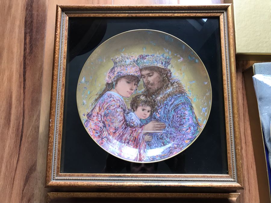 Set Of (3) Edna Hibel Limited Edition 'The David Series' Plates: Bathsheba, Wedding Of David & Bathsheba And David Bathsheba & Solomon (2) Shadowbox Framed And (1) With Original Hibel Box And Cert [Photo 27]