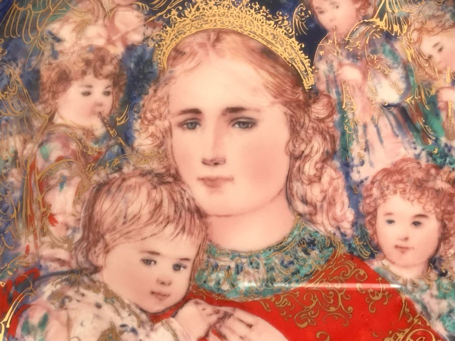 Set Of (4) Edna Hibel Limited Edition Christmas Plates 9': 1985, 1986 And (2) 1987 [Photo 21]