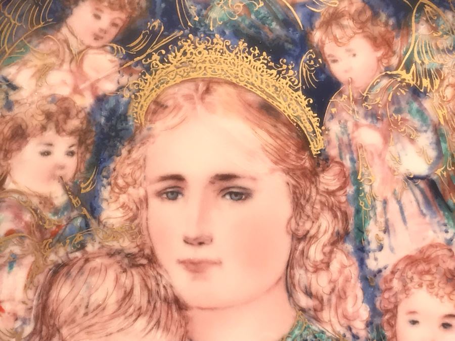 Set Of (4) Edna Hibel Limited Edition Christmas Plates 9': 1985, 1986 And (2) 1987 [Photo 23]