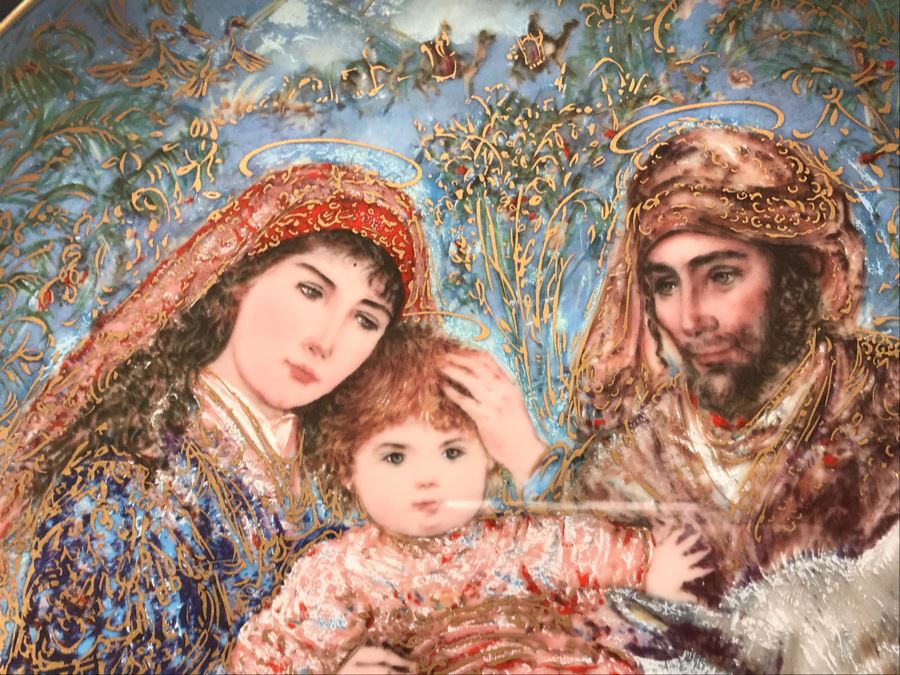 Set Of (4) Edna Hibel Limited Edition Christmas Plates 9': 1985, 1986 And (2) 1987 [Photo 13]