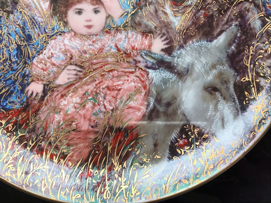 Set Of (4) Edna Hibel Limited Edition Christmas Plates 9': 1985, 1986 And (2) 1987 [Photo 14]