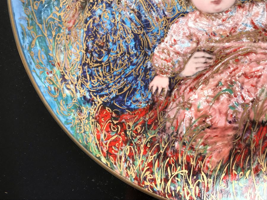 Set Of (4) Edna Hibel Limited Edition Christmas Plates 9': 1985, 1986 And (2) 1987 [Photo 17]