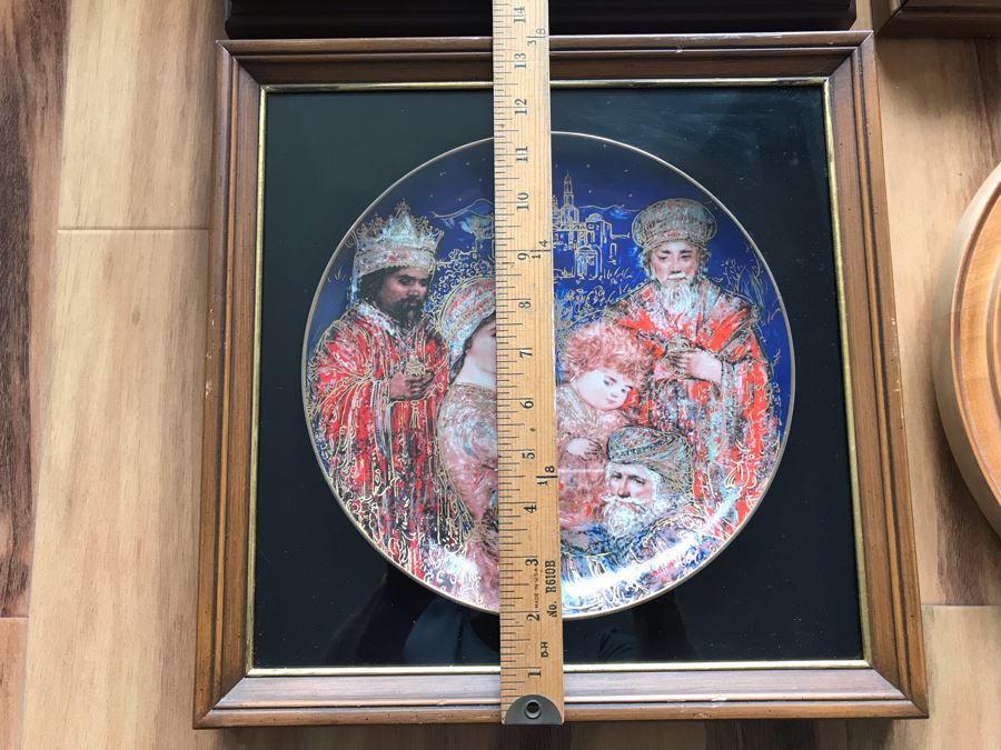 Set Of (4) Edna Hibel Limited Edition Christmas Plates 9': 1985, 1986 And (2) 1987 [Photo 25]