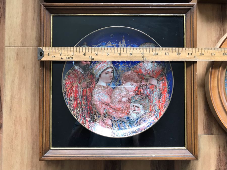 Set Of (4) Edna Hibel Limited Edition Christmas Plates 9': 1985, 1986 And (2) 1987 [Photo 26]