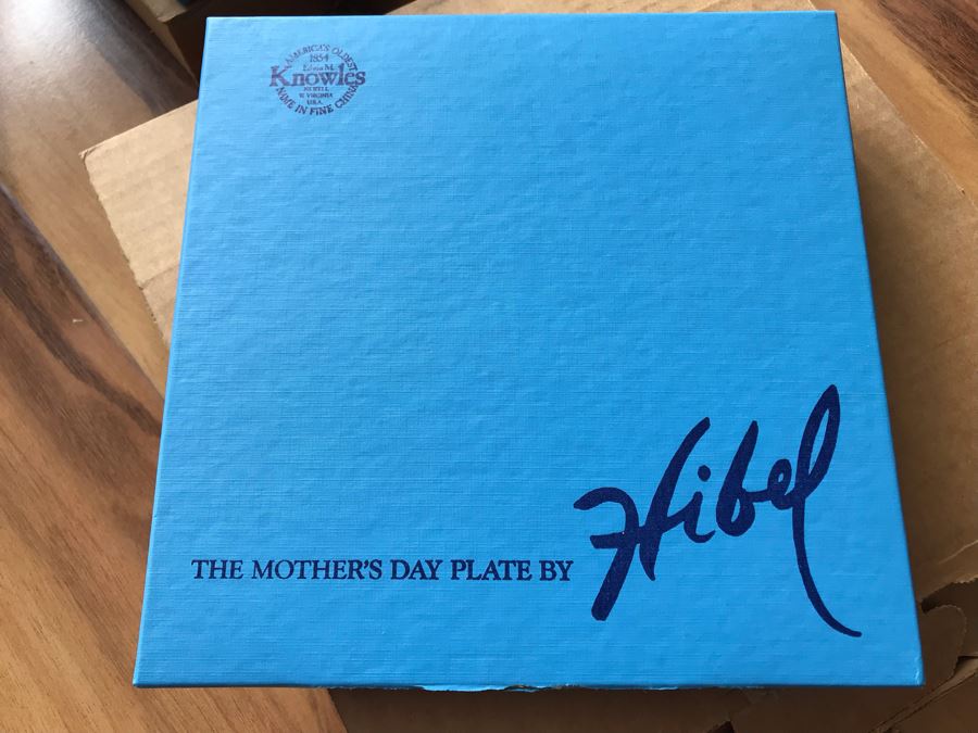 Set Of (4) Edna Hibel Limited Edition Mother's Day Plates With Boxes: 1984, 1985, 1986 And 1987 [Photo 29]