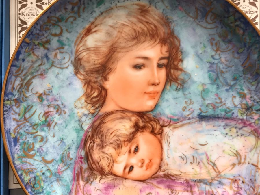 Set Of (4) Edna Hibel Limited Edition Mother's Day Plates With Boxes: 1984, 1985, 1986 And 1987 [Photo 19]