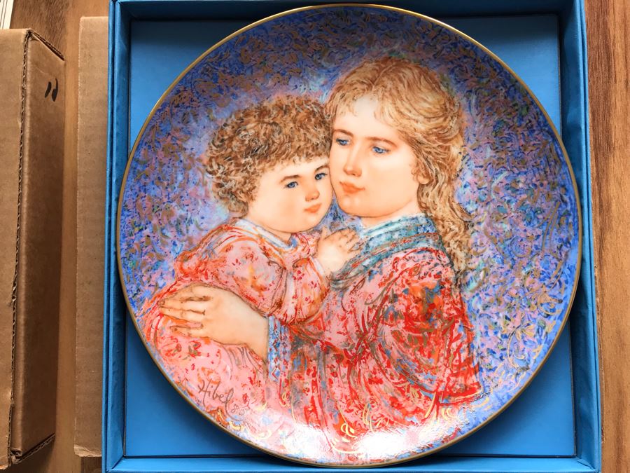Set Of (4) Edna Hibel Limited Edition Mother's Day Plates With Boxes: 1984, 1985, 1986 And 1987 [Photo 4]