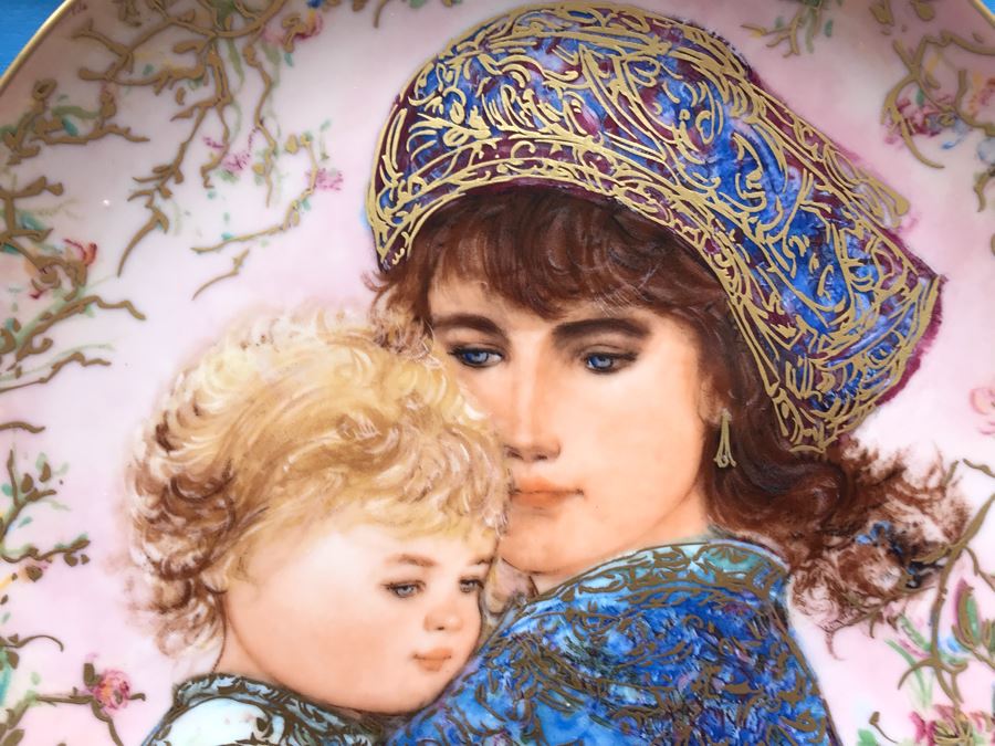 Set Of (4) Edna Hibel Limited Edition Mother's Day Plates With Boxes: 1984, 1985, 1986 And 1987 [Photo 9]