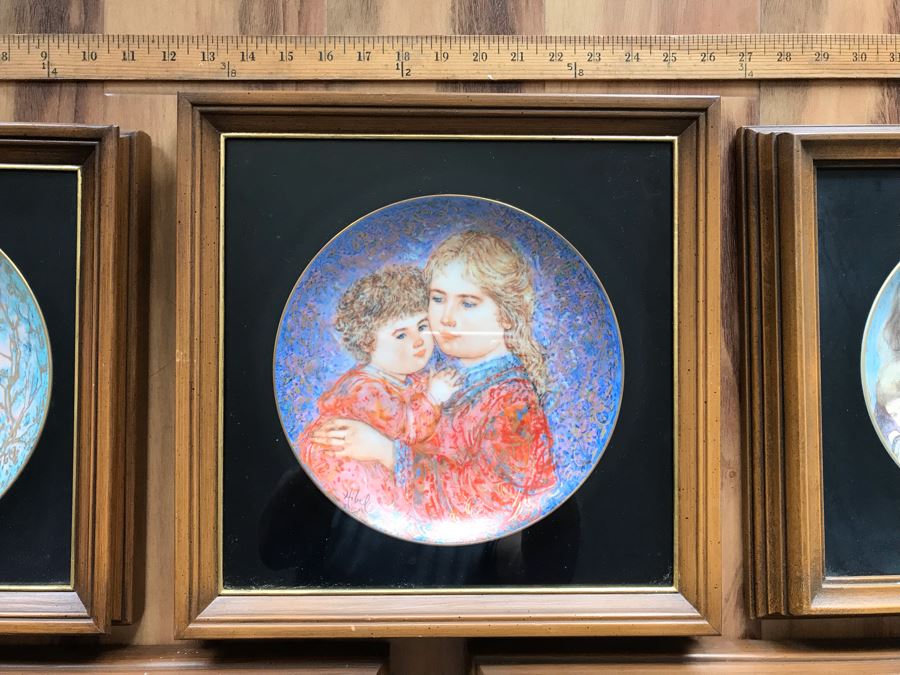 Set Of (5) Limited Edition Framed Edna Hibel Plates: (1) Leah's Family - The World I Love And (4) Mother's Day Plates 1984-1987 [Photo 28]