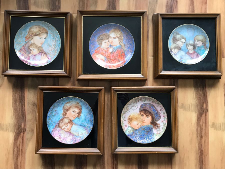 Set Of (5) Limited Edition Framed Edna Hibel Plates: (1) Leah's Family - The World I Love And (4) Mother's Day Plates 1984-1987 [Photo 1]