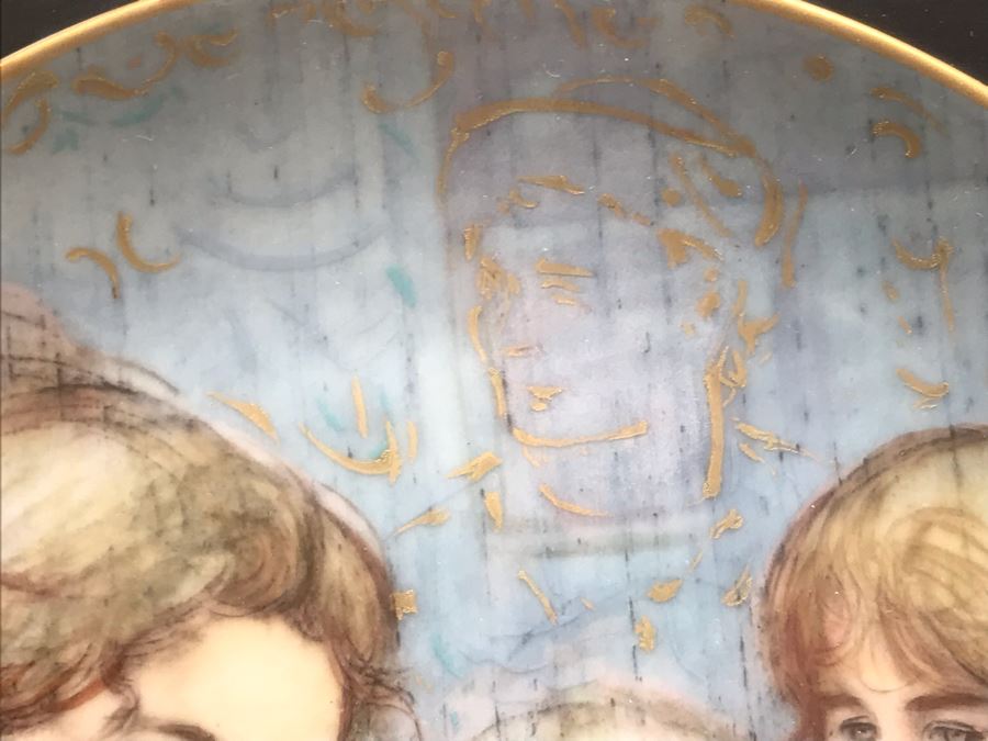 Set Of (5) Limited Edition Framed Edna Hibel Plates: (1) Leah's Family - The World I Love And (4) Mother's Day Plates 1984-1987 [Photo 18]