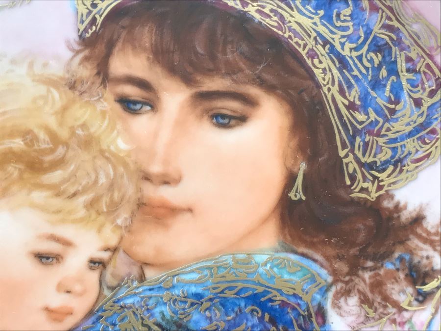 Set Of (5) Limited Edition Framed Edna Hibel Plates: (1) Leah's Family - The World I Love And (4) Mother's Day Plates 1984-1987 [Photo 8]