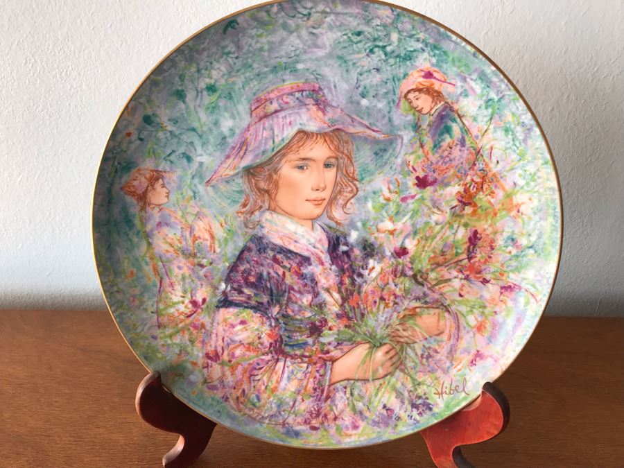 Edna Hibel Commemorative Plate 'Flower Girl Of Provence' 13 1/4' With Wooden Display Stand [Photo 1]