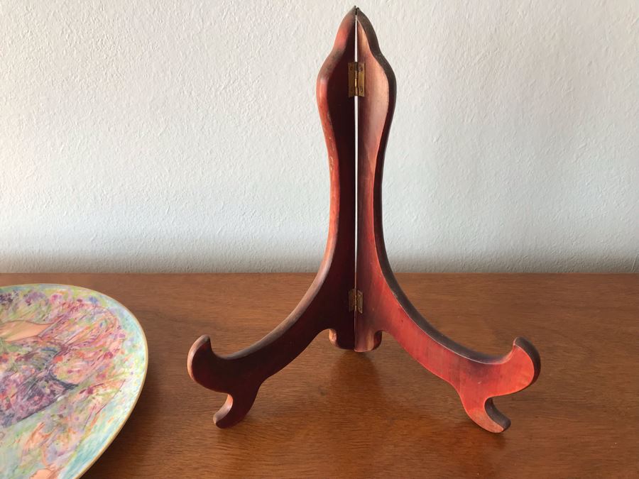 Edna Hibel Commemorative Plate 'Flower Girl Of Provence' 13 1/4' With Wooden Display Stand [Photo 15]