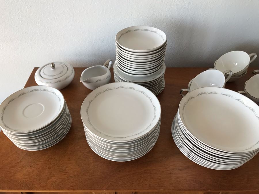 Set Of MIKASA Fine China 'Bridal Lace' Pattern From Japan Apx 82 Pieces And (6) Gold Tone Rose Napkin Rings [Photo 2]