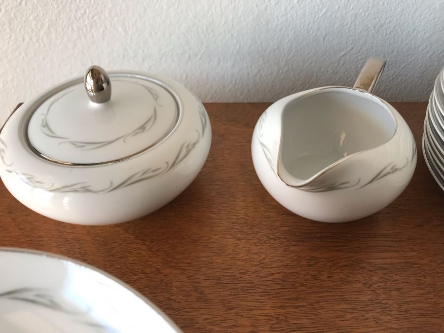 Set Of MIKASA Fine China 'Bridal Lace' Pattern From Japan Apx 82 Pieces And (6) Gold Tone Rose Napkin Rings [Photo 5]