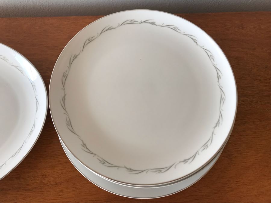 Set Of MIKASA Fine China 'Bridal Lace' Pattern From Japan Apx 82 Pieces And (6) Gold Tone Rose Napkin Rings [Photo 16]