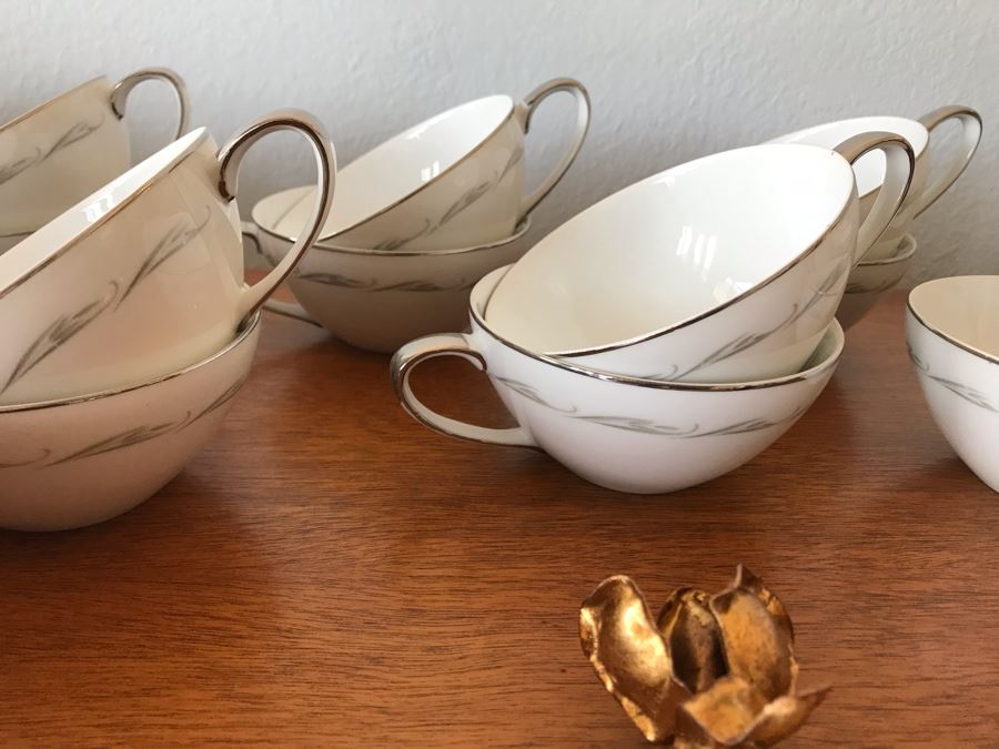 Set Of MIKASA Fine China Bridal Lace Pattern From Japan Apx 82 Pieces set-of-mikasa-fine-china-bridal-lace-pattern-from-japan-apx-82-pieces