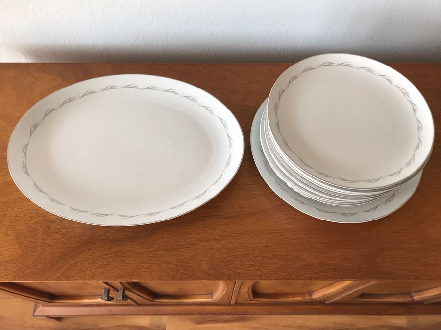 Set Of MIKASA Fine China 'Bridal Lace' Pattern From Japan Apx 82 Pieces And (6) Gold Tone Rose Napkin Rings [Photo 15]