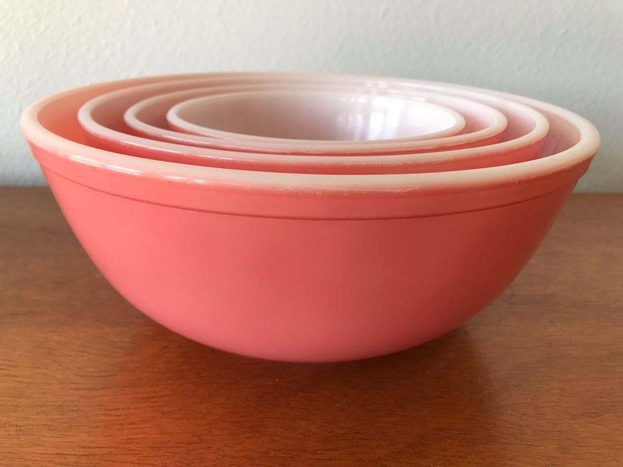 Full Set Of (4) Vintage Pyrex Nesting Mixing Bowls In Pink Great Condition [Photo 4]