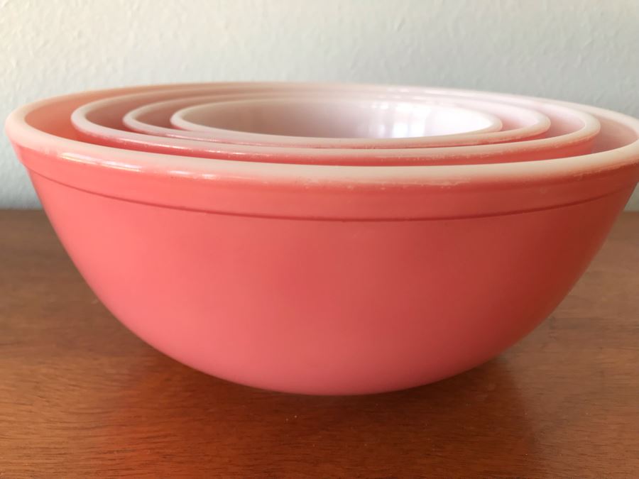 Full Set Of (4) Vintage Pyrex Nesting Mixing Bowls In Pink Great Condition