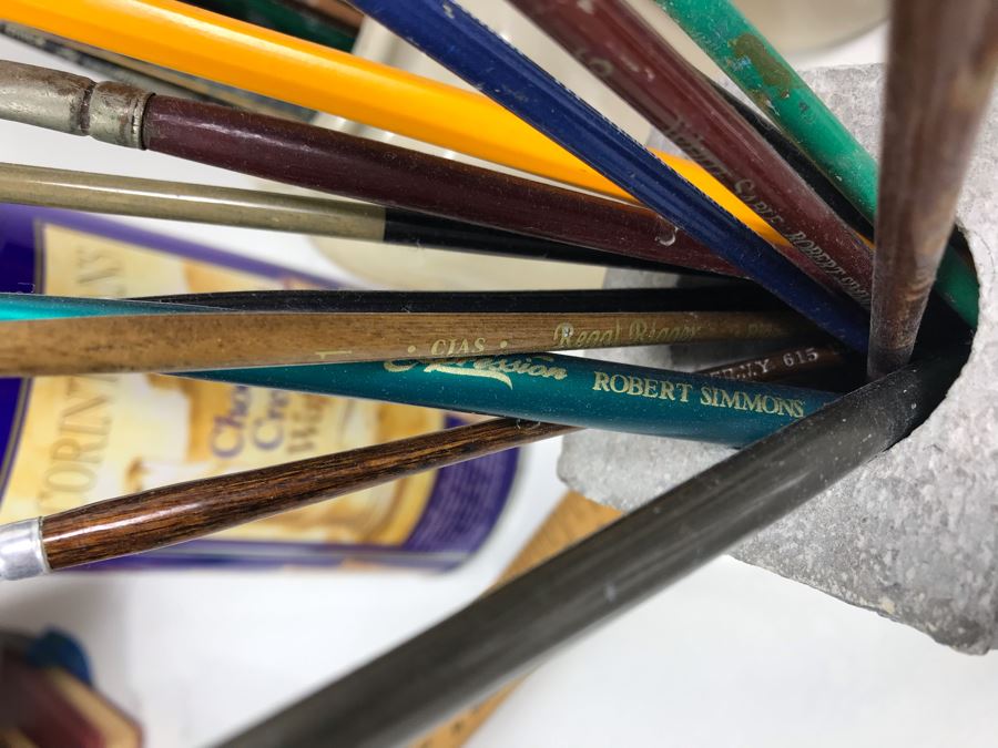 Huge Supply Of Artist's Brushes From Local Plein Air Painter Donald 'David' Ainsley's Estate [Photo 17]