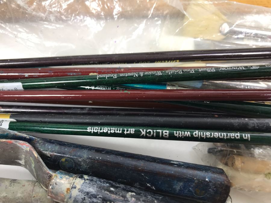 Huge Supply Of Artist's Brushes From Local Plein Air Painter Donald 'David' Ainsley's Estate [Photo 15]