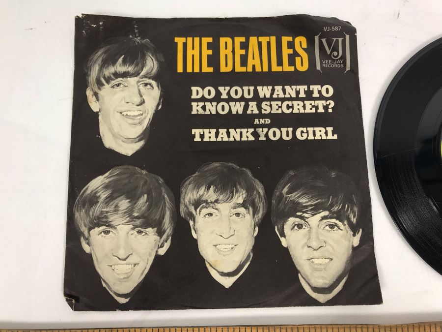 The Beatles Do You Want TO Know A Secret And Thank You Girl Vee-Jay Records VJ 587 45RPM Vinyl Record With Record Sleeve [Photo 3]