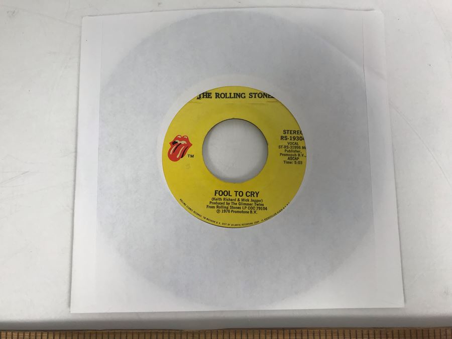 Vintage 1976 The Rolling Stones Fool To Cry And Hot Stuff 45RPM Vinyl Record RS-19304 [Photo 2]