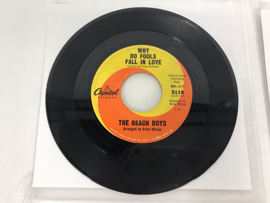 (2) The Beach Boys 45RPM Vinyl Records: Fun, Fun, Fun And Why Do Fools Fall In Love (5118); Wouldn't It Be Nice And God Only Knows (5706) Capital Records [Photo 4]