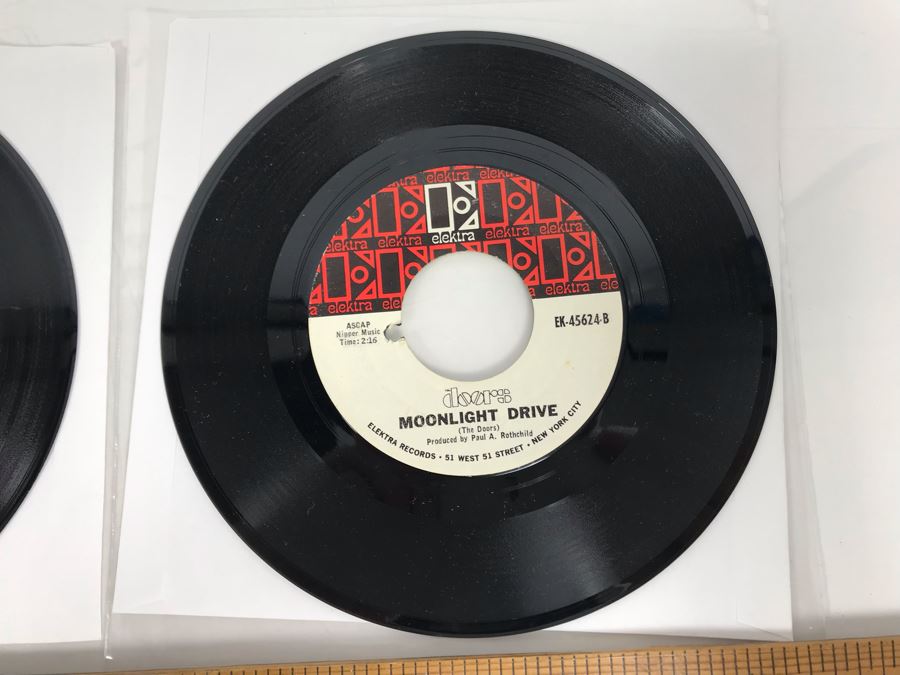 The Doors Love Me Two Times And Moonlight Drive EK-45624; Wishful Sinful And Who Scared You EK-45656 45RPM Vinyl Records Elektra Records [Photo 4]