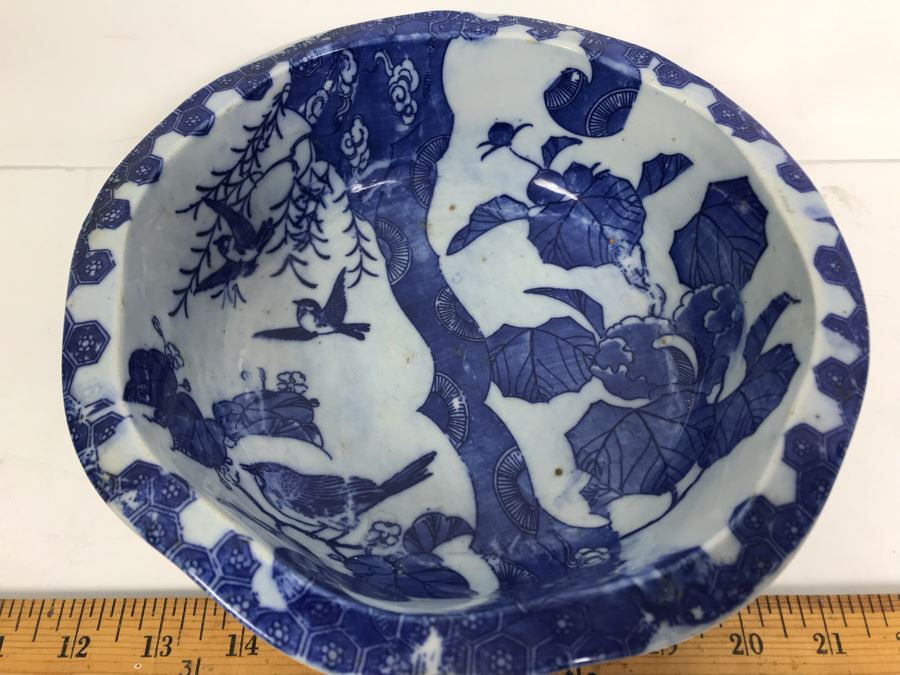 Vintage Japanese Blue And White Bowl 9'D [Photo 1]