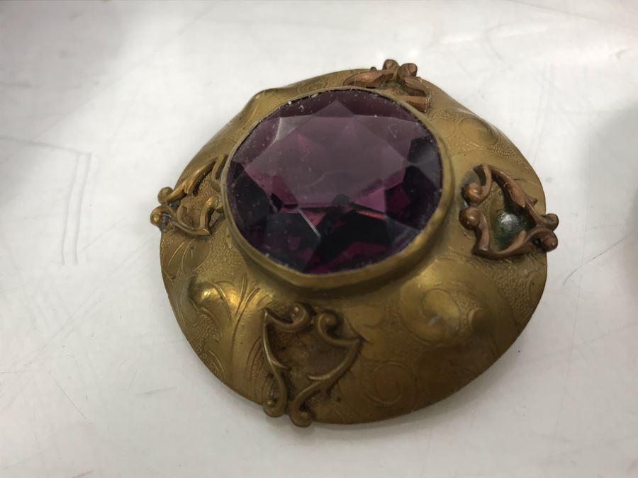 Vintage Lot Featuring An English Boatswain Whistle, Hand Wrought Bird Tray, 1946 Maiden Voyage Postcard Of Queen Elizabeth Ship, Vintage Brooch Pin, Ladies Compact, 3 Rings, Lacquer Box, Metal Box, Token, Copper Chalice And Mini Pocket Knife - See Photos [Photo 5]