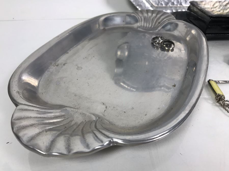 Vintage Lot Featuring An English Boatswain Whistle, Hand Wrought Bird Tray, 1946 Maiden Voyage Postcard Of Queen Elizabeth Ship, Vintage Brooch Pin, Ladies Compact, 3 Rings, Lacquer Box, Metal Box, Token, Copper Chalice And Mini Pocket Knife - See Photos [Photo 27]