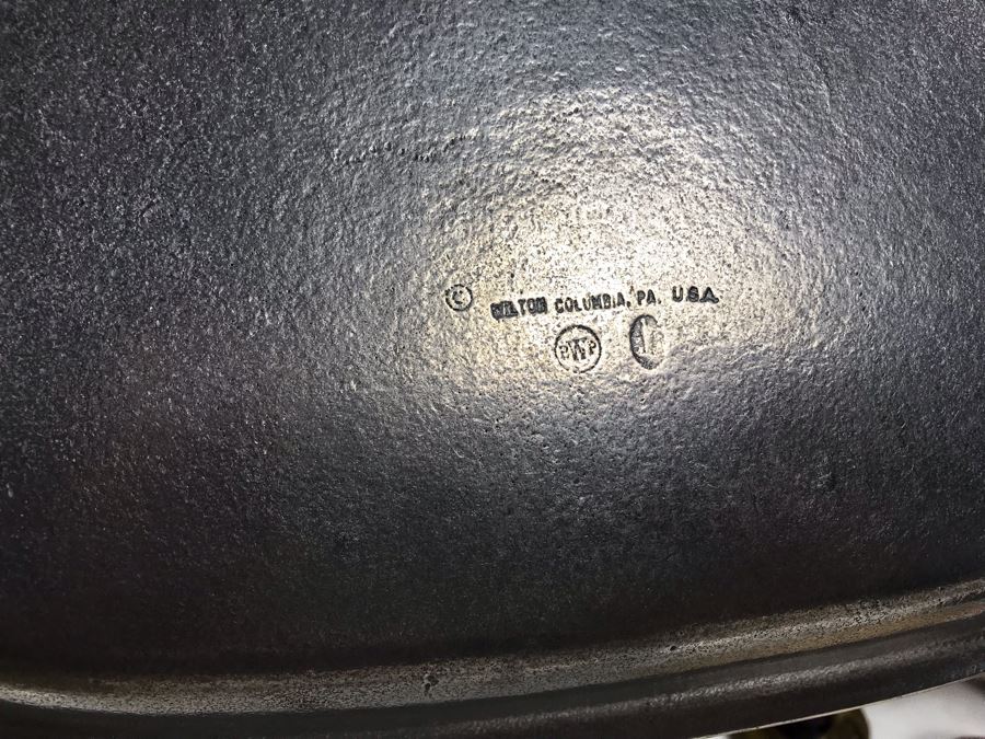 Vintage Lot Featuring An English Boatswain Whistle, Hand Wrought Bird Tray, 1946 Maiden Voyage Postcard Of Queen Elizabeth Ship, Vintage Brooch Pin, Ladies Compact, 3 Rings, Lacquer Box, Metal Box, Token, Copper Chalice And Mini Pocket Knife - See Photos [Photo 28]