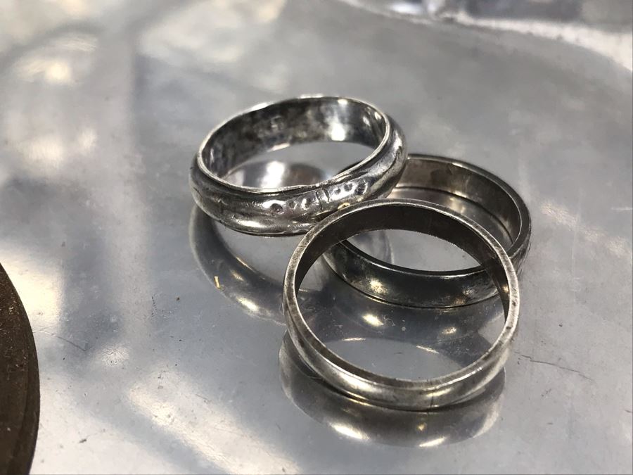 Vintage Lot Featuring An English Boatswain Whistle, Hand Wrought Bird Tray, 1946 Maiden Voyage Postcard Of Queen Elizabeth Ship, Vintage Brooch Pin, Ladies Compact, 3 Rings, Lacquer Box, Metal Box, Token, Copper Chalice And Mini Pocket Knife - See Photos [Photo 17]