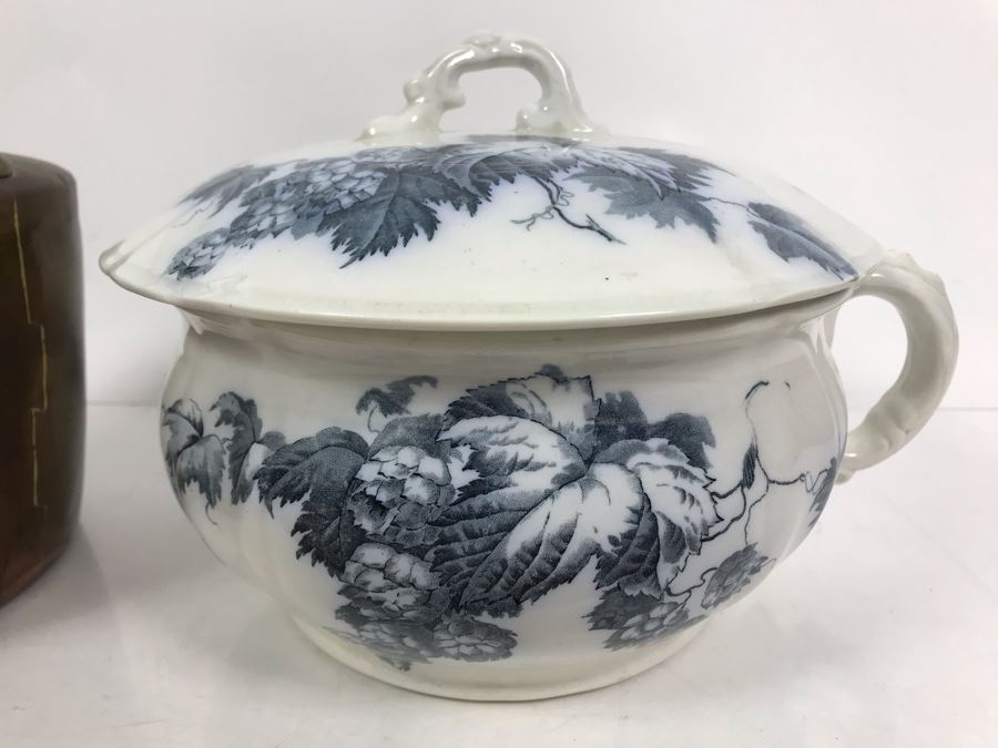 Vintage Copper Teapot And Alfred-Meakin Kent England Chamber Pot With Lid [Photo 2]