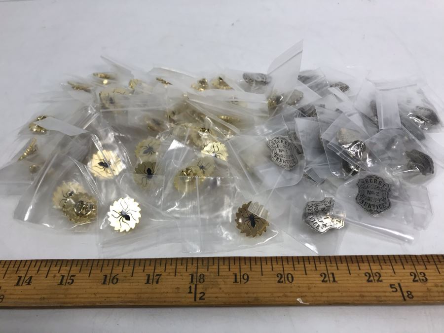 Collection Of Movie Promotion Pins From Warner Bros. Wild Wild West Movie [Photo 3]